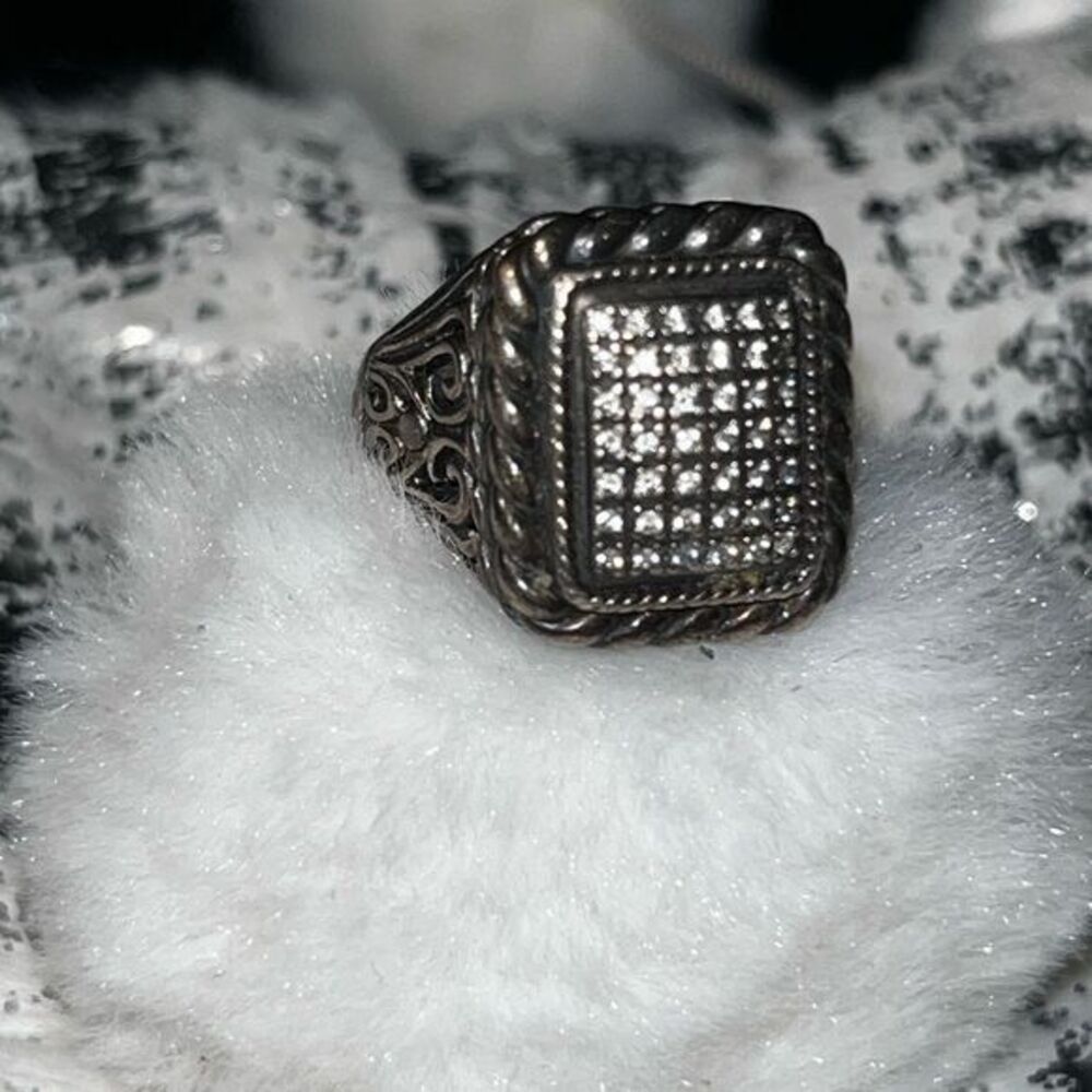 Ornate Silver Jewelry Ring with Intricate Lattice Design